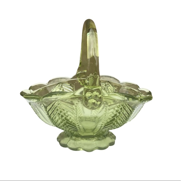 Vintage IMPERIAL GLASS Green Mini-Basket | Marked - Picture 13 of 13